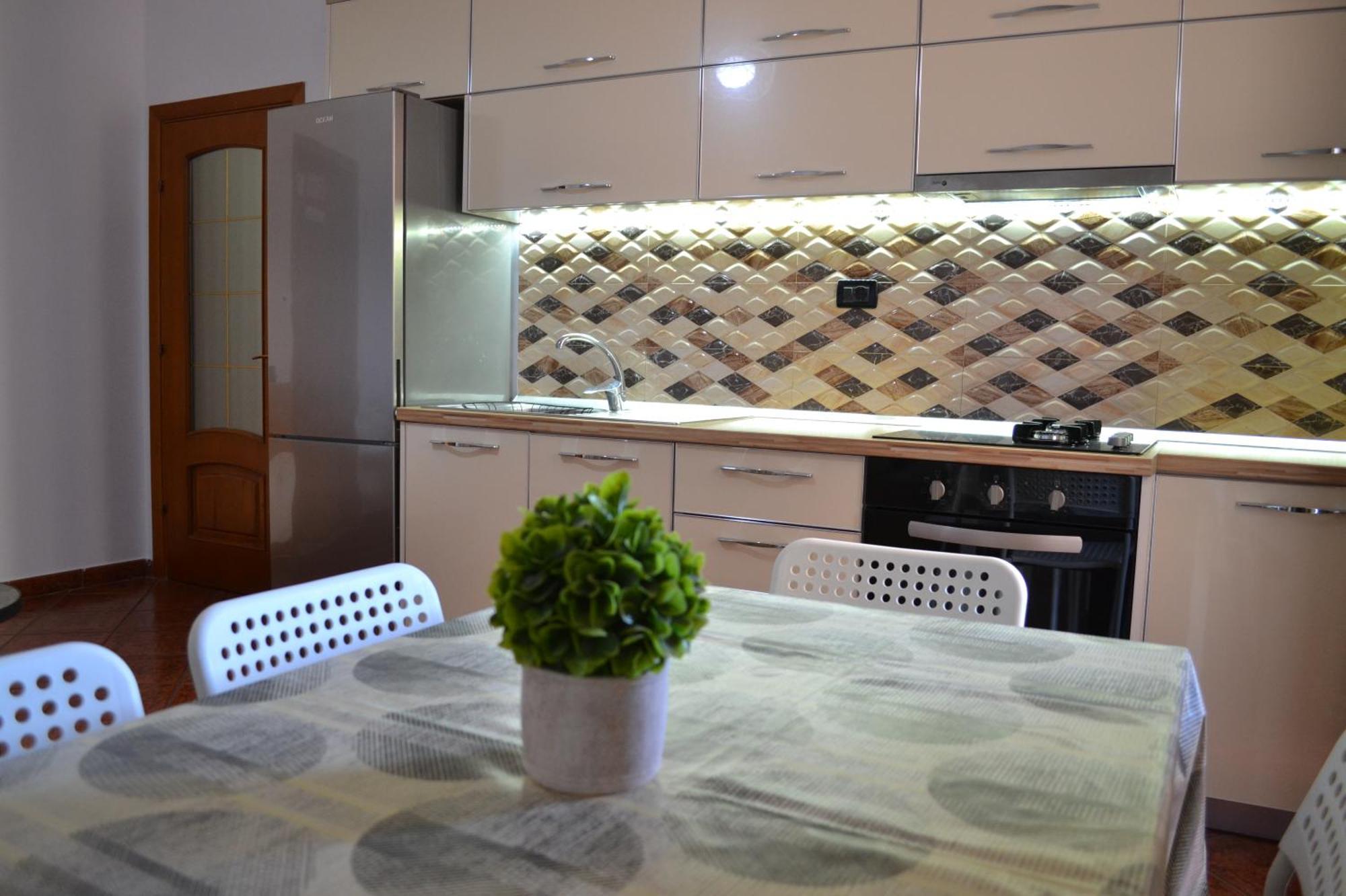 Central 5 Bedrooms Apartment Partial Seaview Vlore Ngoại thất bức ảnh
