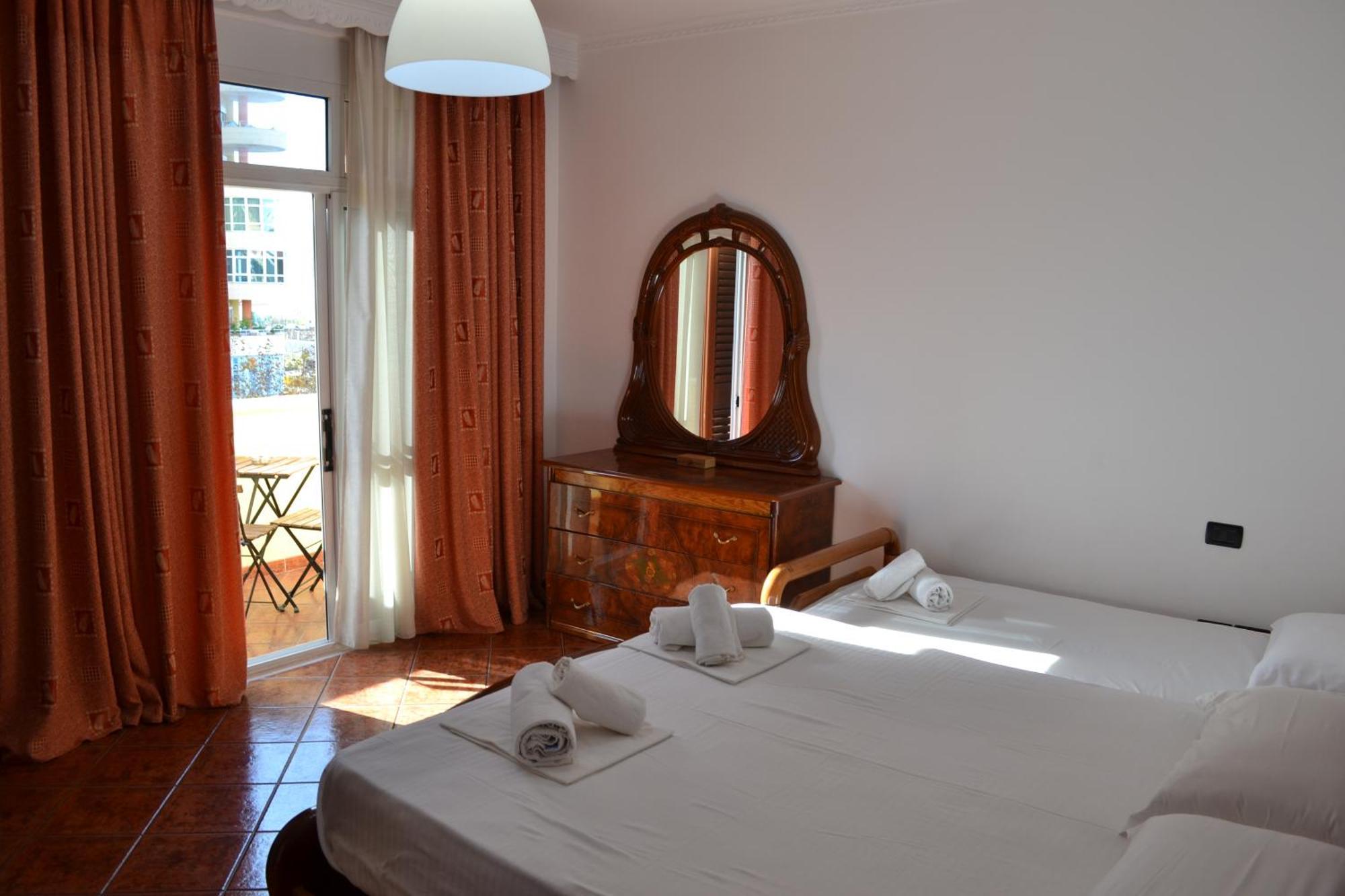 Central 5 Bedrooms Apartment Partial Seaview Vlore Ngoại thất bức ảnh