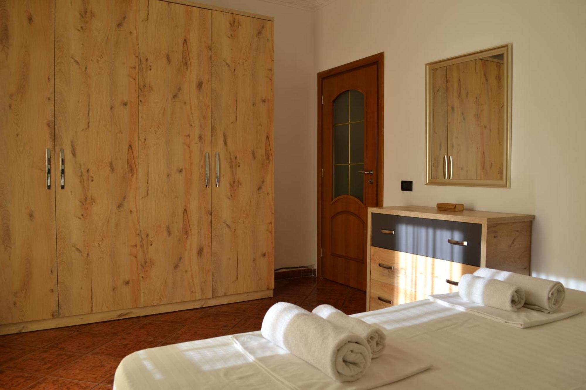 Central 5 Bedrooms Apartment Partial Seaview Vlore Ngoại thất bức ảnh