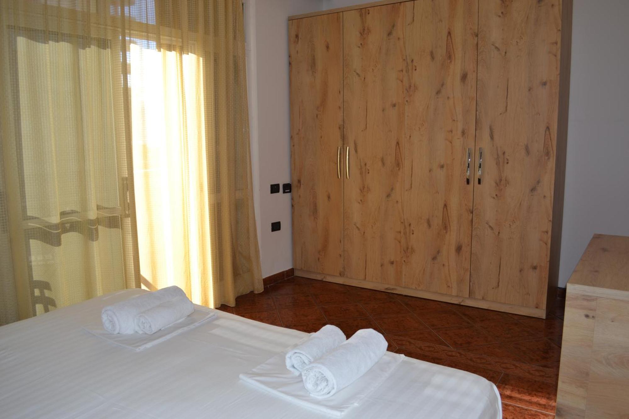 Central 5 Bedrooms Apartment Partial Seaview Vlore Ngoại thất bức ảnh